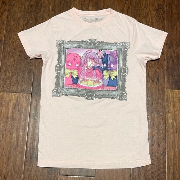 Hot Topic Tops - Hot Topic Pinku Kult Anime Girl Video Game Light Pink Graphic T-Shirt